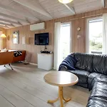 Casandra - 600m From The Sea By Interhome