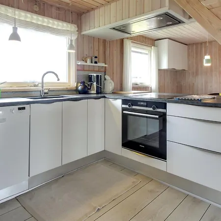 Casandra - 600m From The Sea By Interhome