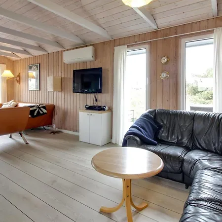 Casandra - 600m From The Sea By Interhome